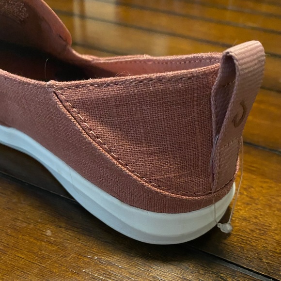 Olukai Slip Ons NWOT - Picture 3 of 3